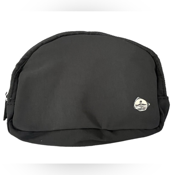 NWT Halara Crossbody Bag with Adjustable Strap, Black - Picture 2 of 6